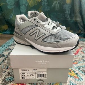 New Balance Women’s 990v5 7.5 Wide Brand New